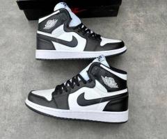 Jordan 1 high black and white